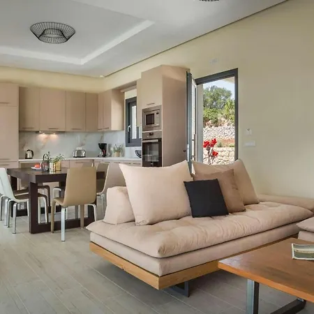 Stella Villa Karavados